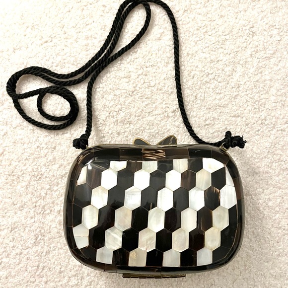 🍭3/$15 vintage 1980s elegant black & white checkered cross body bag open clasp - Picture 3 of 12